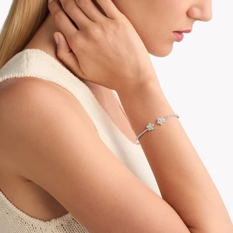 Graff Wild Flower Open Pavé Diamond Bracelet (SIZE S) RGB540 2