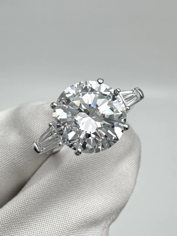 Earrings without a brand ROUND DIAMOND 5.08 CT E/VVS1 RING (GIA/MGU) NN5.08- 521 2