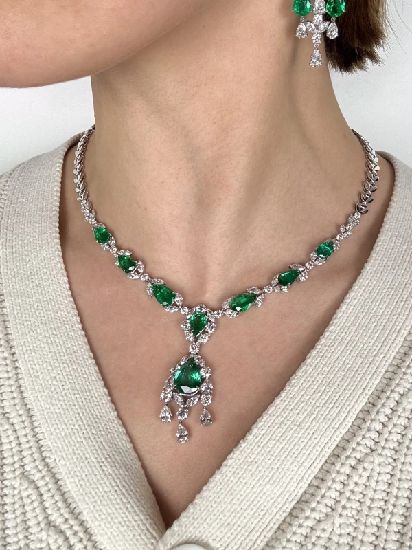 RalfDiamonds EMERALD 40.5 CT & DIAMOND SET EM 40.5 CT 6