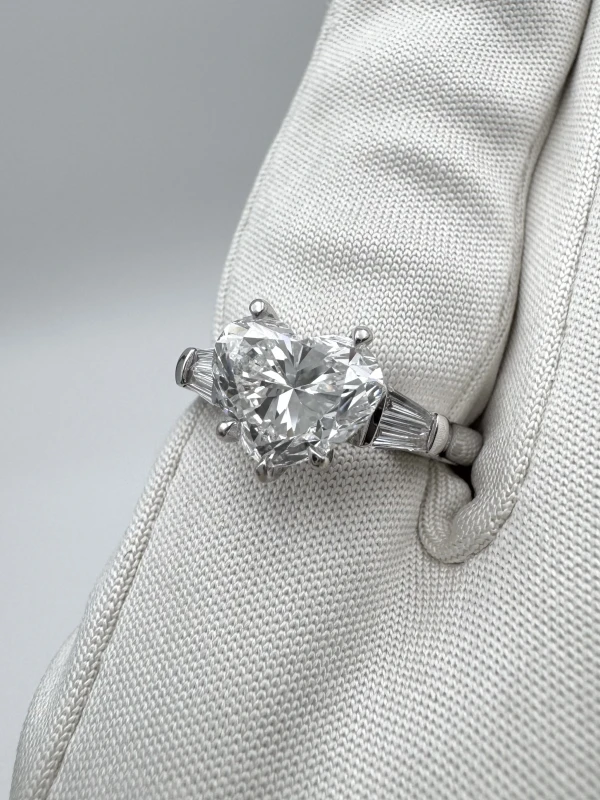 Earrings without a brand HEART DIAMOND 2.01 CT D/VS2 RING (GIA) NN2.01CT D/VS2 3