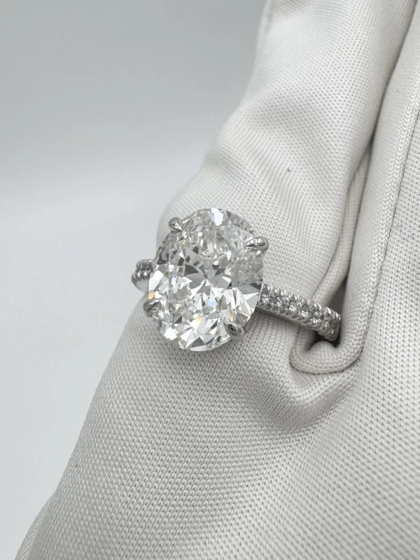 No name OVAL DIAMOND RING 4.06ct G/VS2 GIA NN4.06ct G/VS2 GIA 4