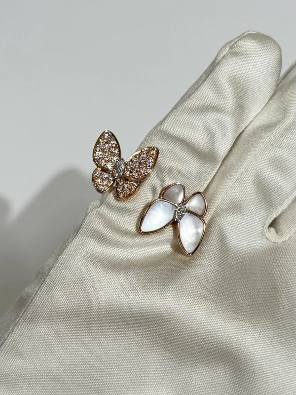 Van Cleef & Arpels. Two Butterfly Between the Finger ring (SIZE 51) VCARO7AL00 6