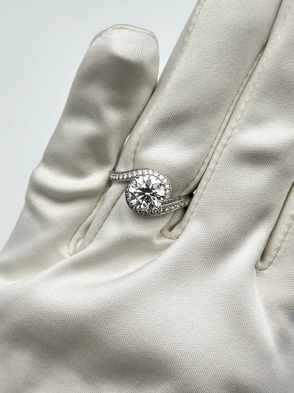 De Beers ROUND DIAMOND 2.05 CT G/SI2 RING (GIA) C29861 5