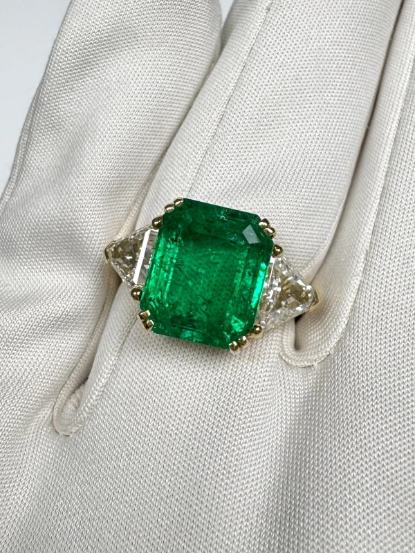 Bvlgari COLOMBIA EMERALD 5.97 CT GREEN RING (AGL) BVG5.97 6