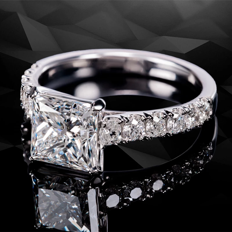 Продать кольцо с бриллиантом